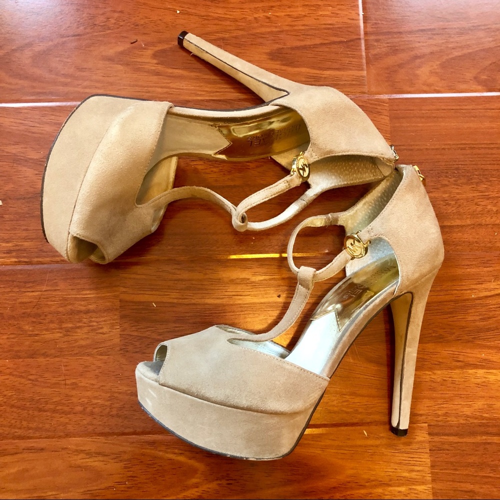 Michael Kors pumps